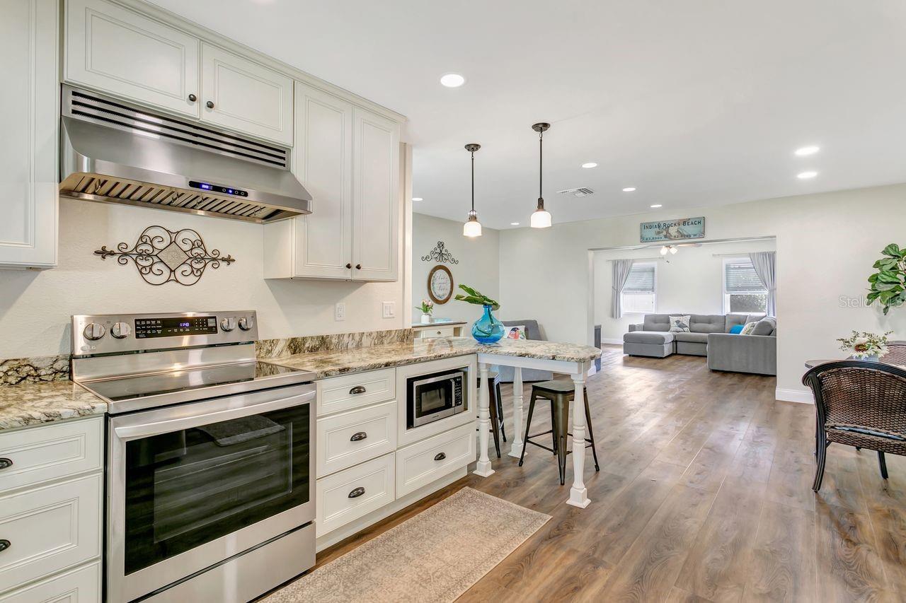 Image 24 of 59 For 13596 Croft Drive N