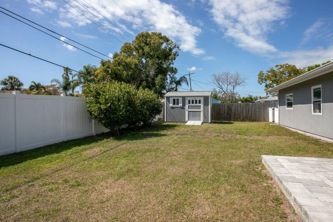 Image 40 of 59 For 13596 Croft Drive N