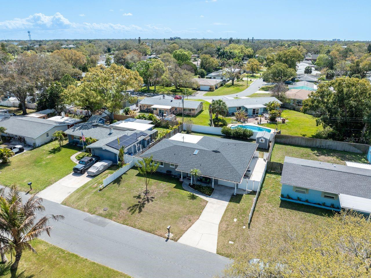 Image 46 of 59 For 13596 Croft Drive N