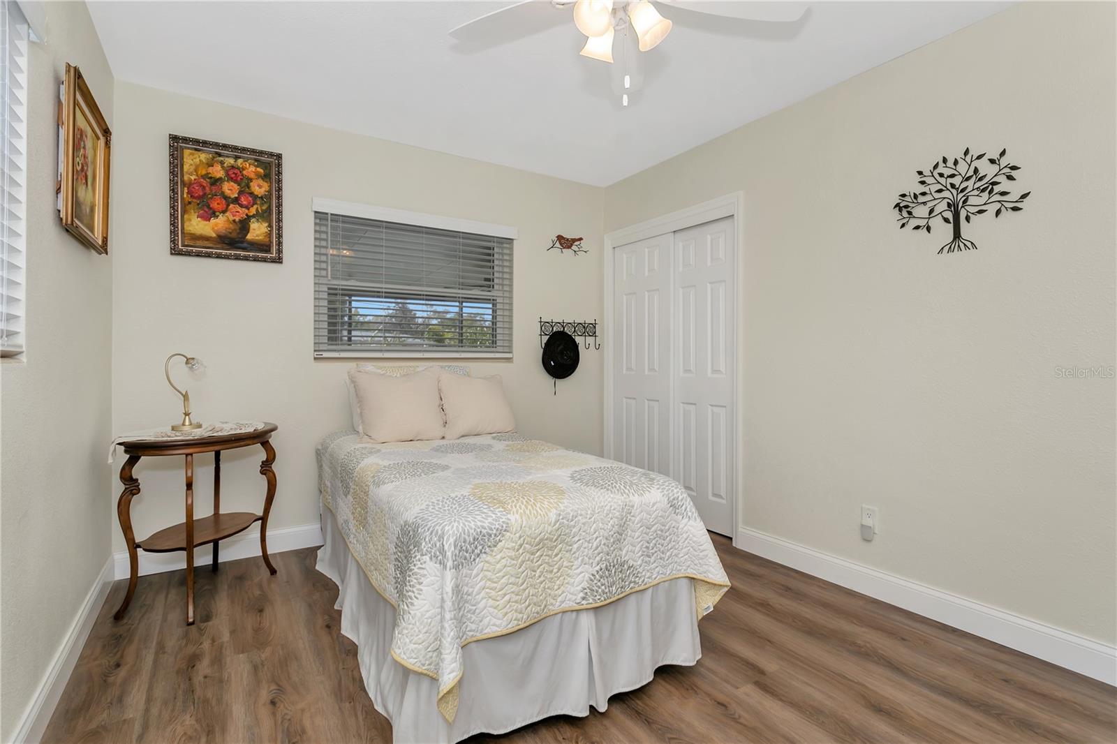 Image 6 of 59 For 13596 Croft Drive N