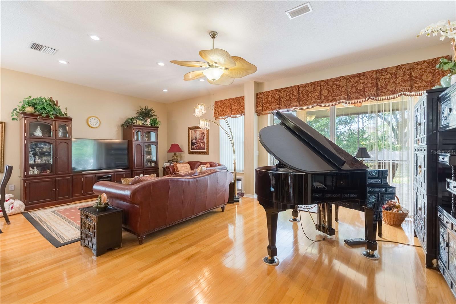 Image 8 of 34 For 17746 Nathans Drive