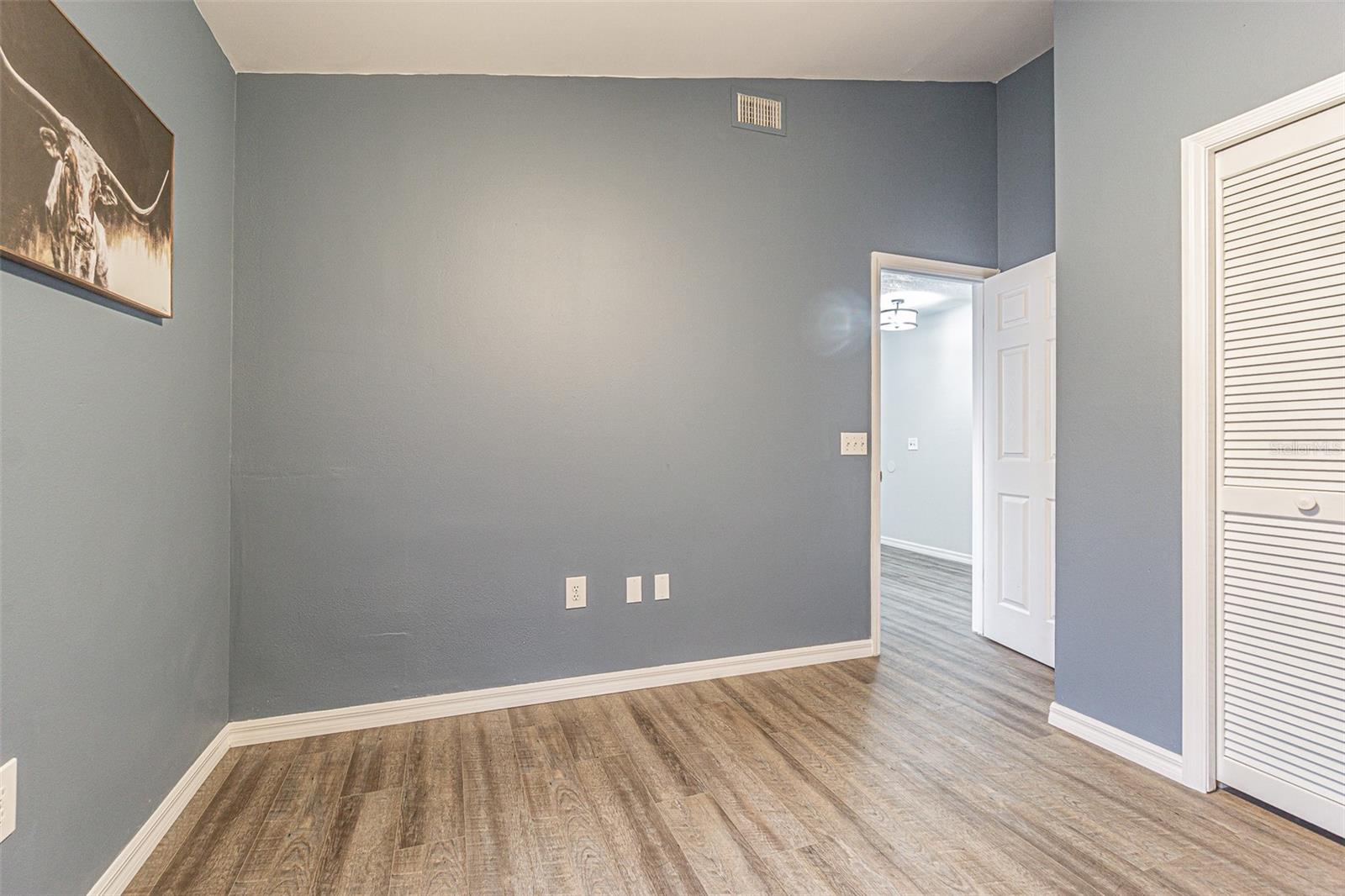 Image 17 of 30 For 301 Sugar Creek Drive