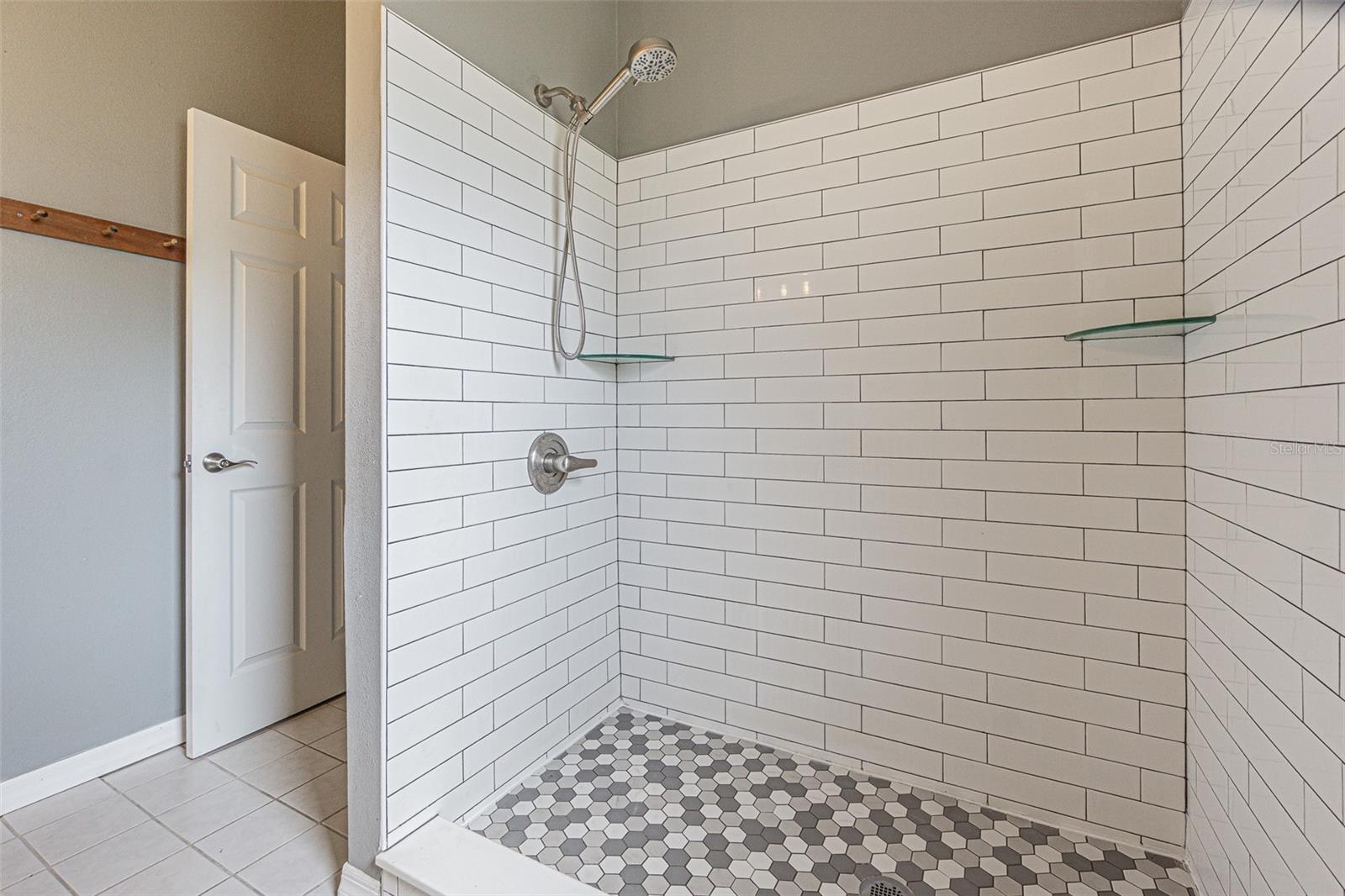 Image 18 of 30 For 301 Sugar Creek Drive