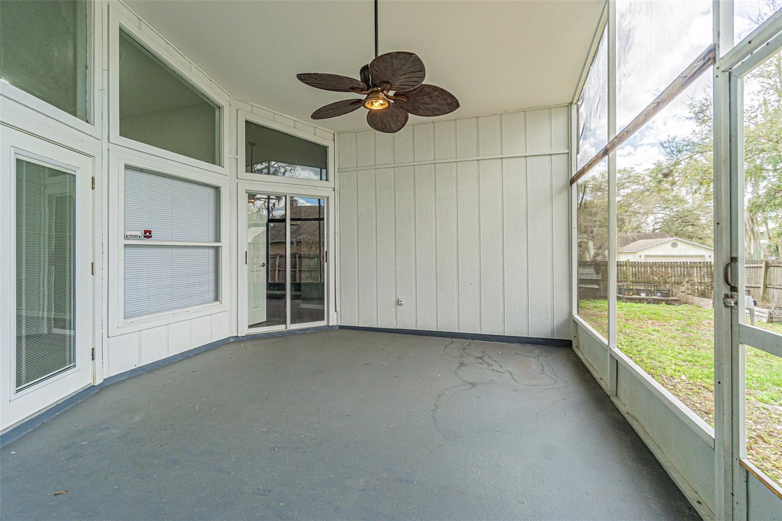 Image 21 of 30 For 301 Sugar Creek Drive