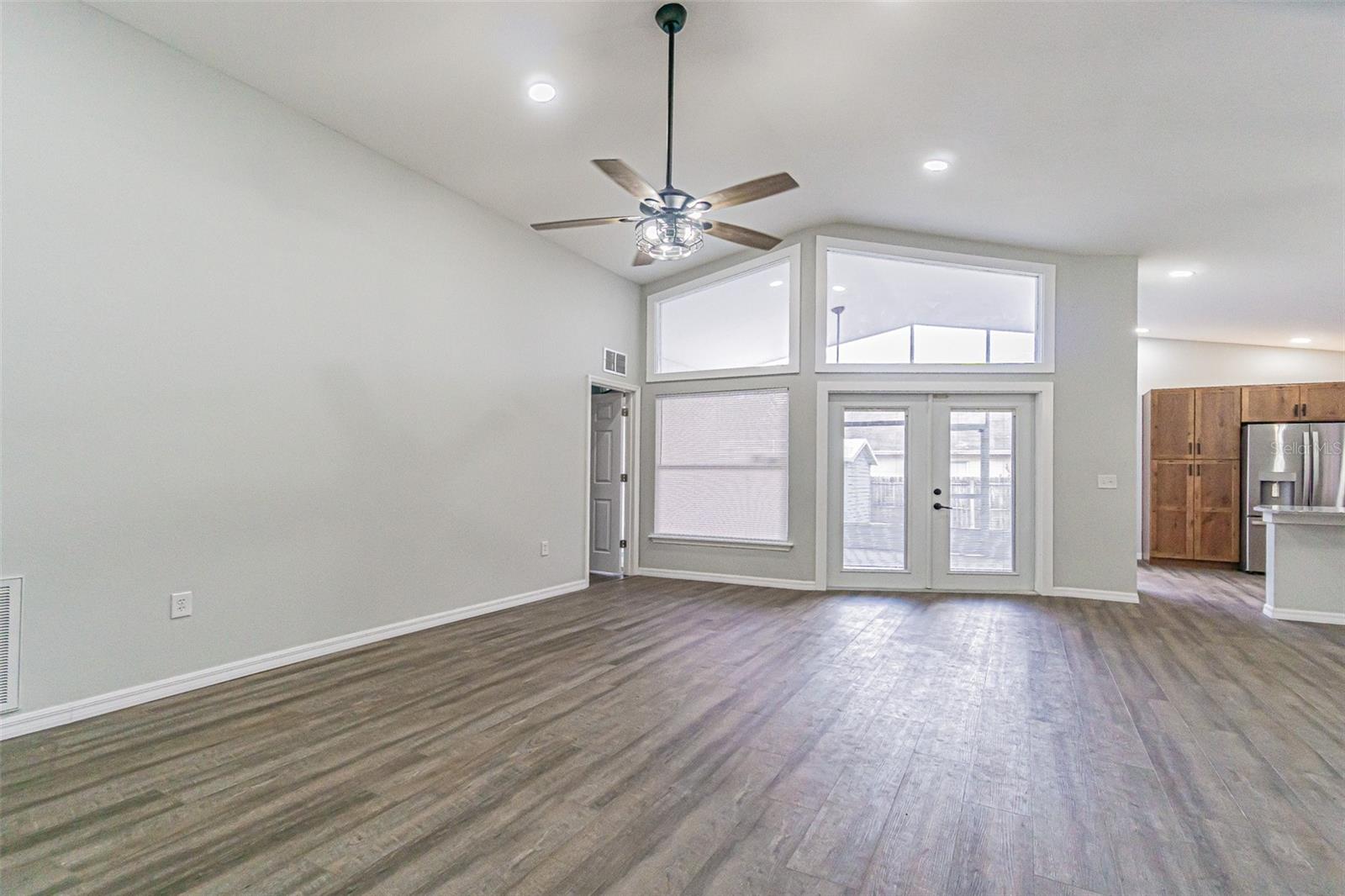 Image 9 of 30 For 301 Sugar Creek Drive