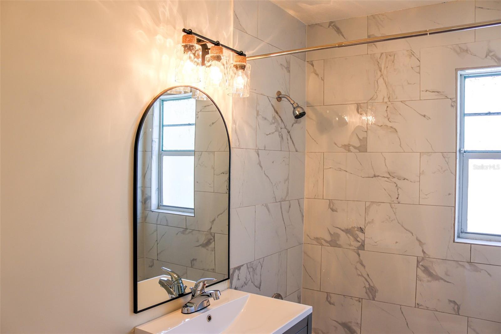 Listing photo id 15 for 4211 Bay View Avenue