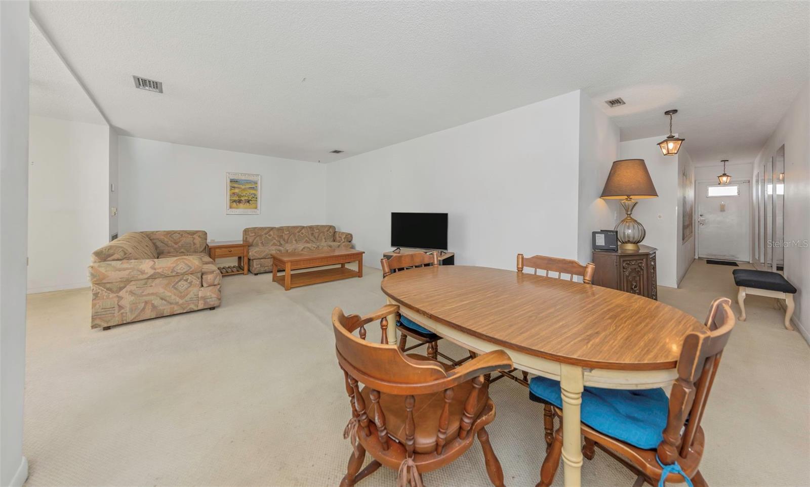 Image 7 of 39 For 5750 80th Street N B-206