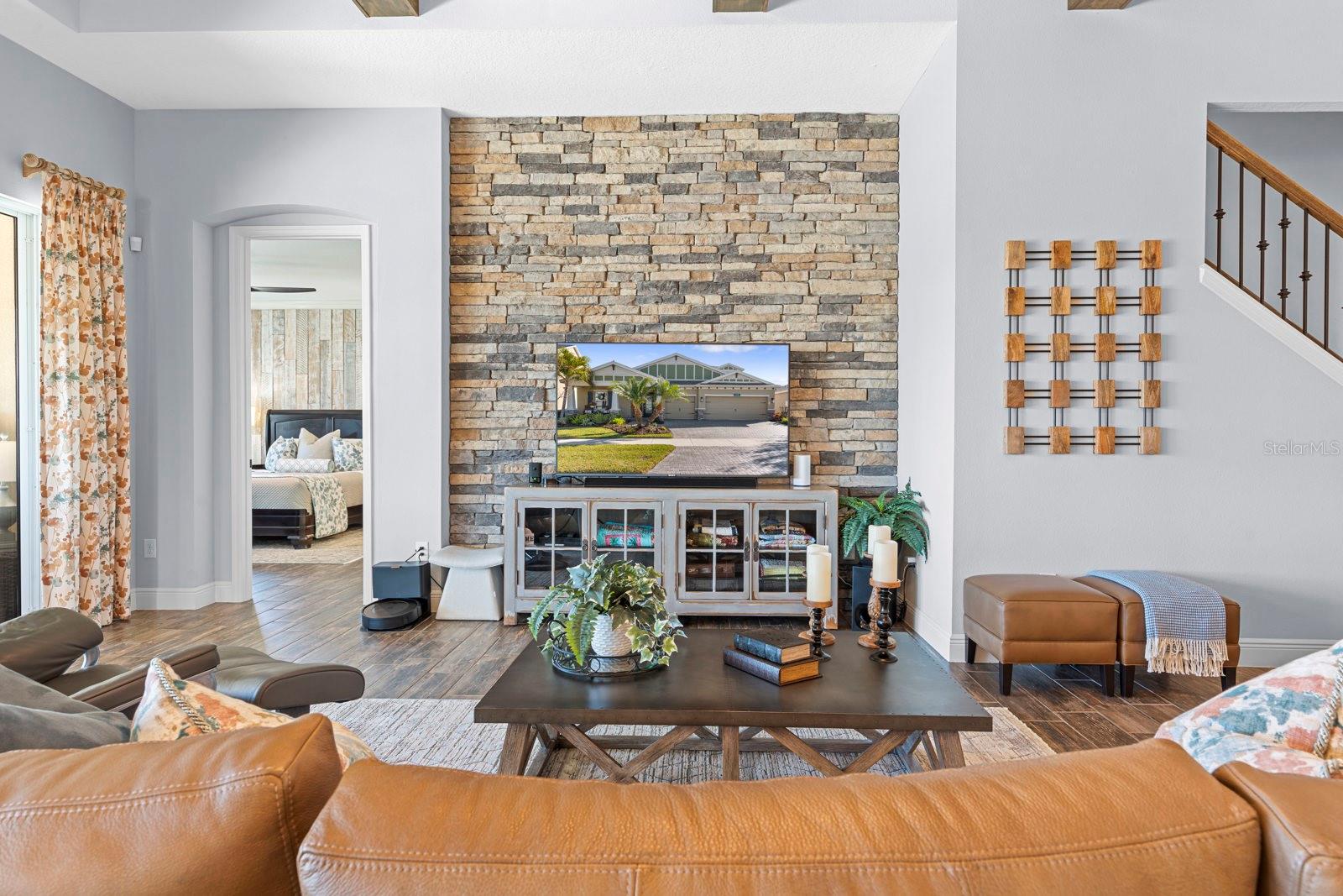 Listing photo id 8 for 7328 Paradiso Drive