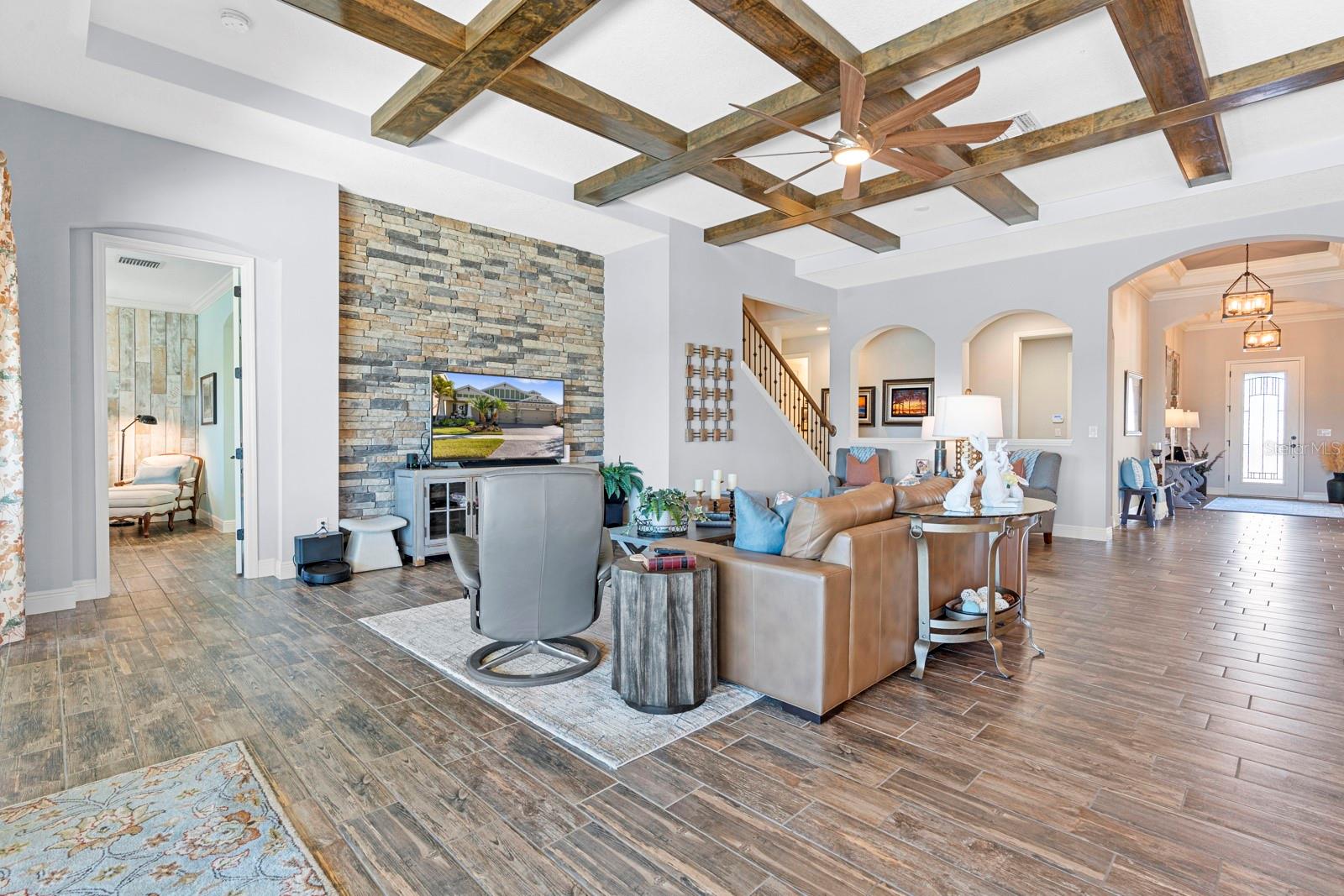 Listing photo id 9 for 7328 Paradiso Drive