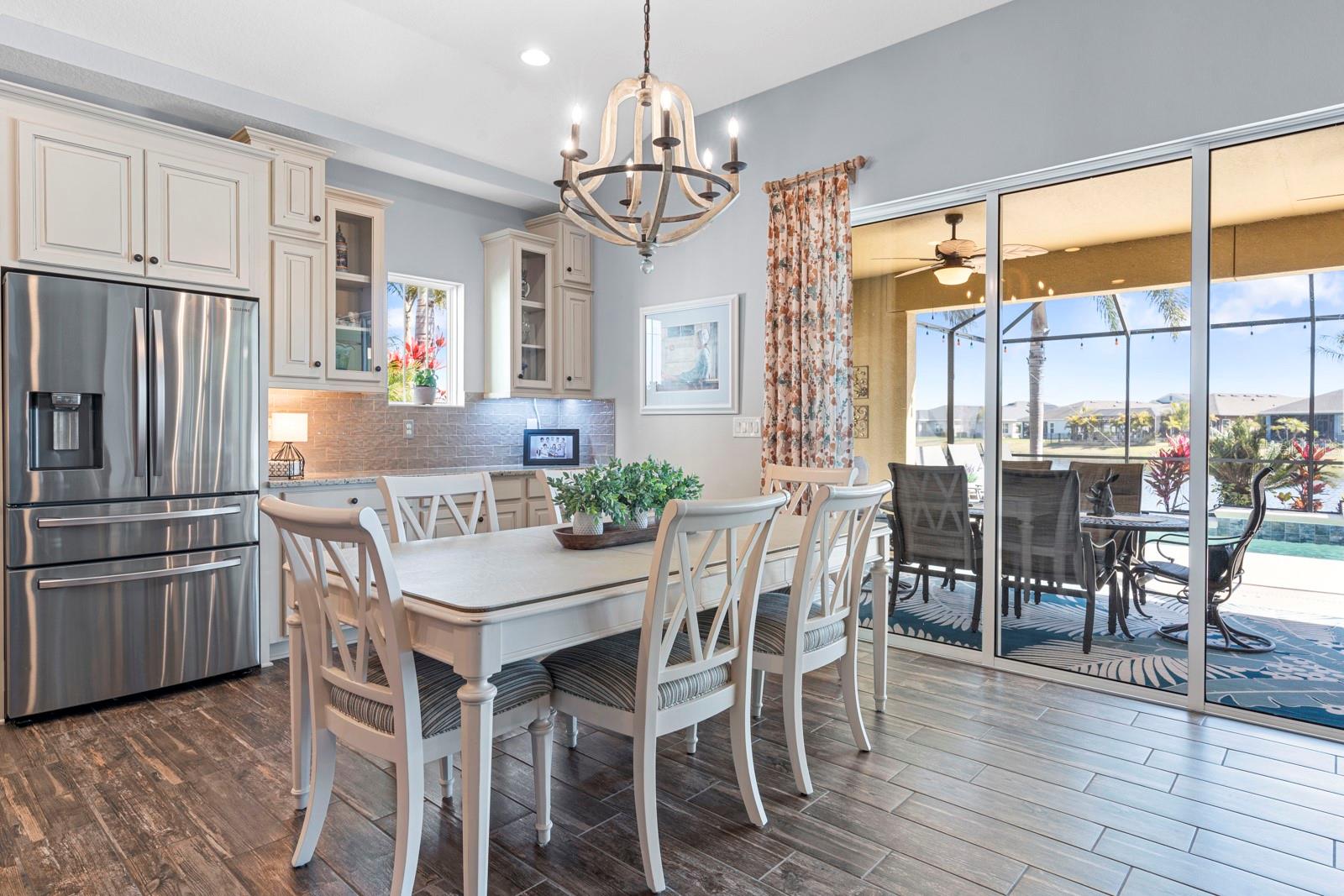 Listing photo id 14 for 7328 Paradiso Drive