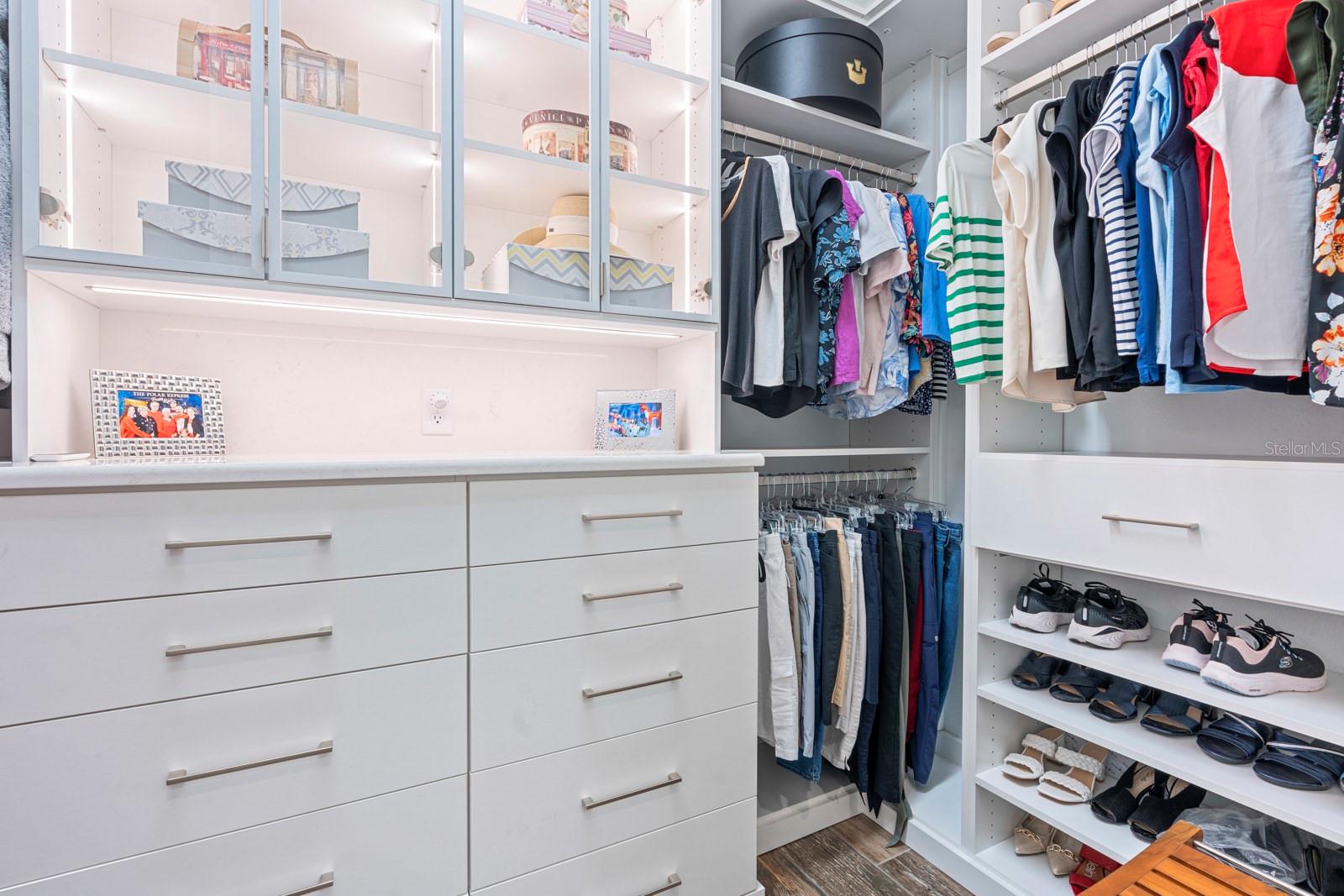 Listing photo id 21 for 7328 Paradiso Drive