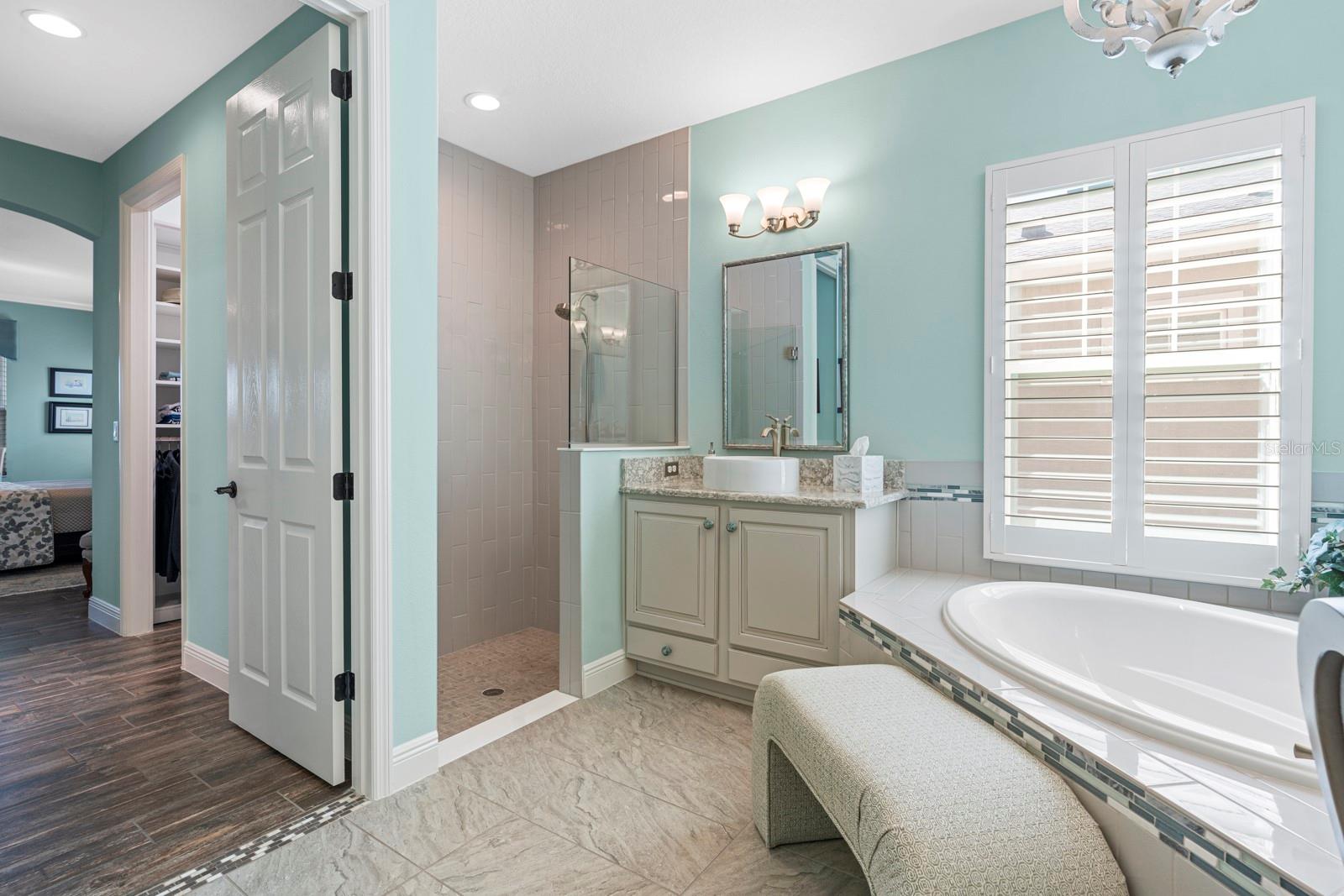 Listing photo id 23 for 7328 Paradiso Drive