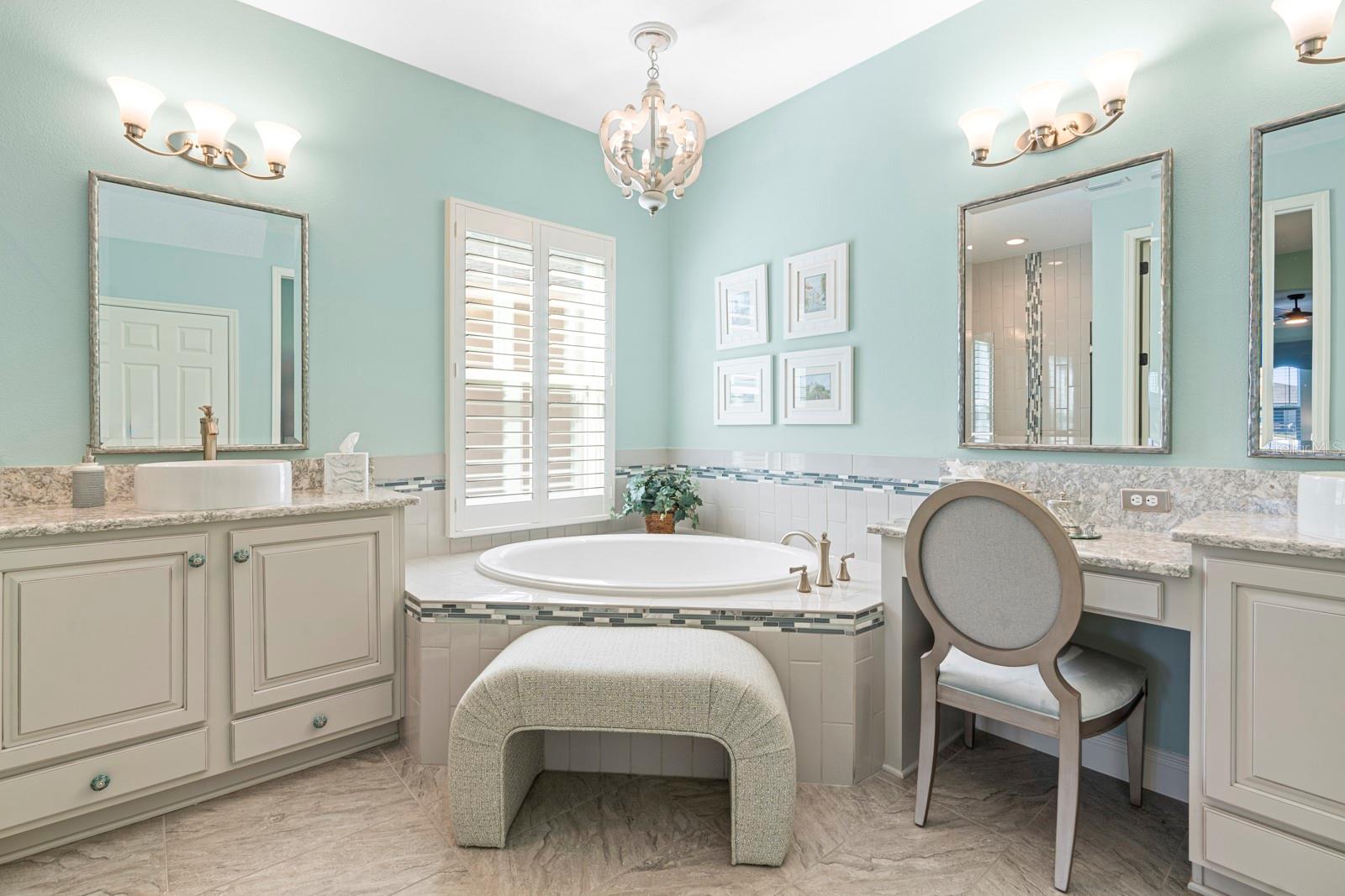 Listing photo id 24 for 7328 Paradiso Drive