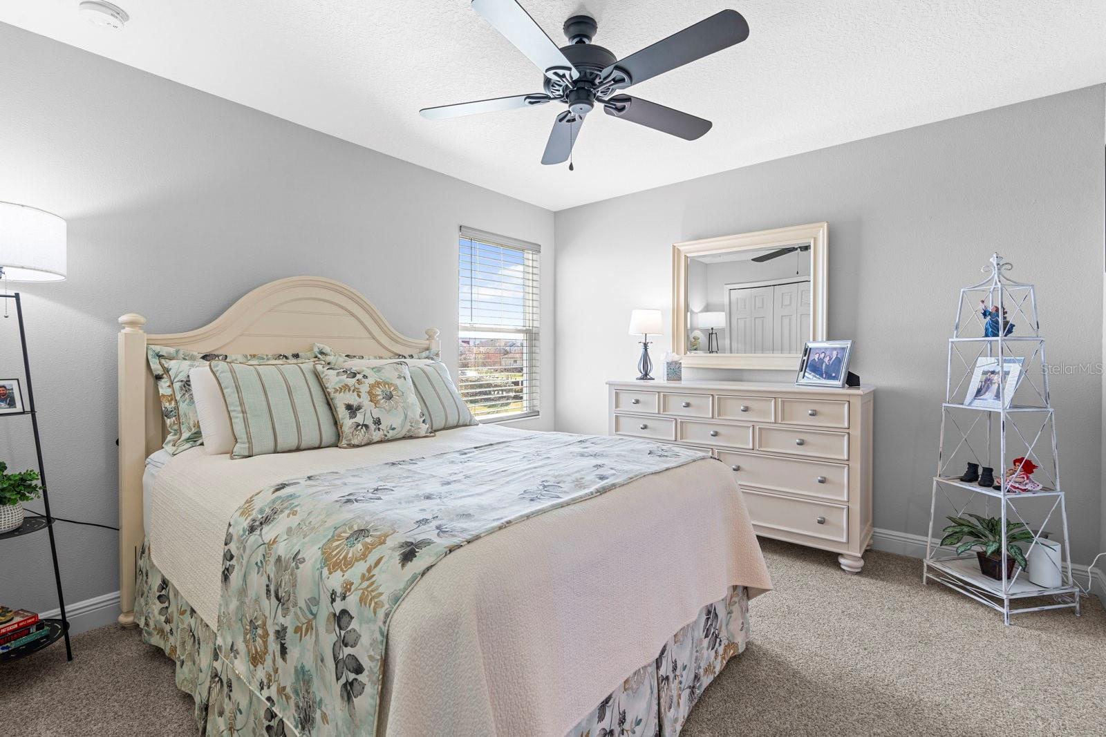 Listing photo id 37 for 7328 Paradiso Drive