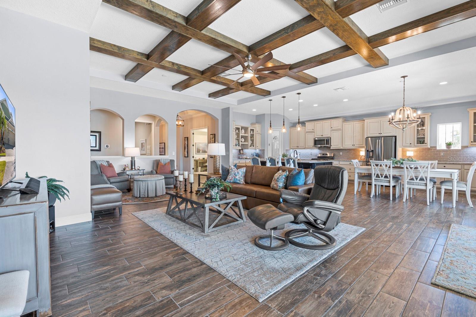 Listing photo id 6 for 7328 Paradiso Drive