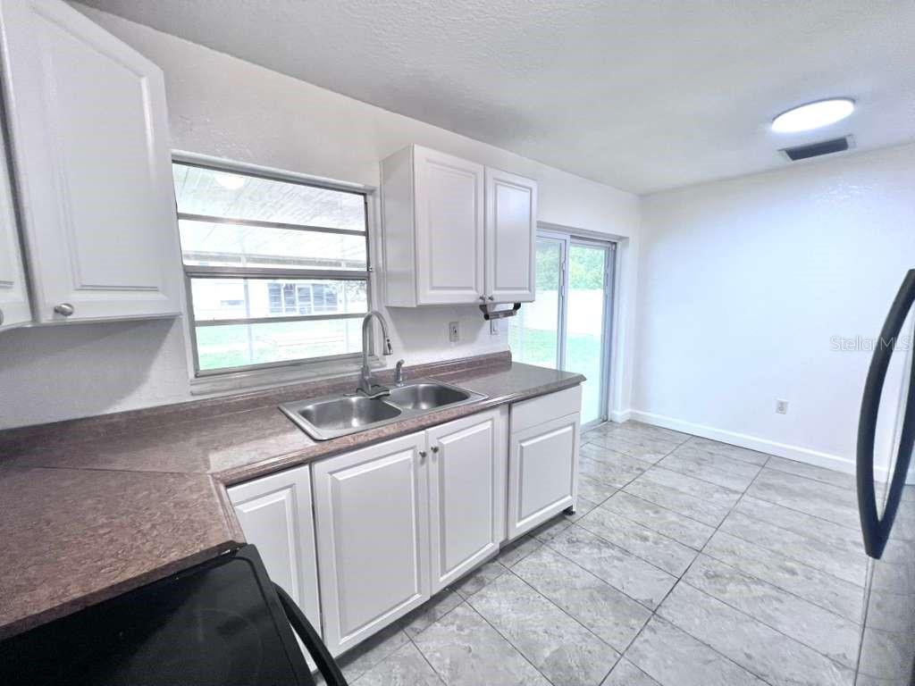 Image 14 of 41 For 3409 Vorden Street