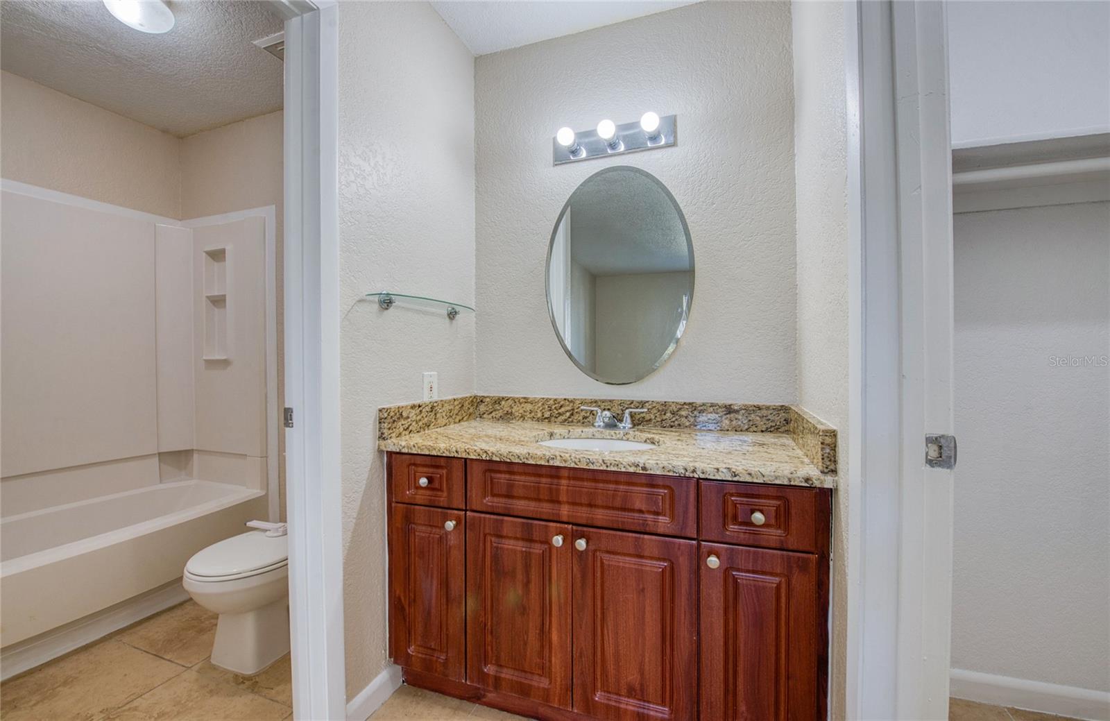 Listing photo id 20 for 455 Alt 19 S 21