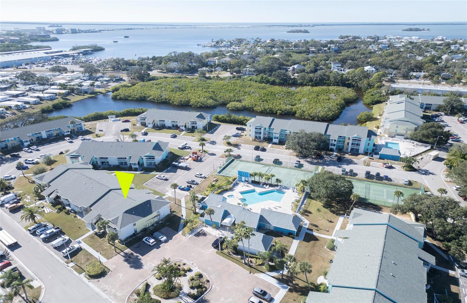 Listing photo id 25 for 455 Alt 19 S 21