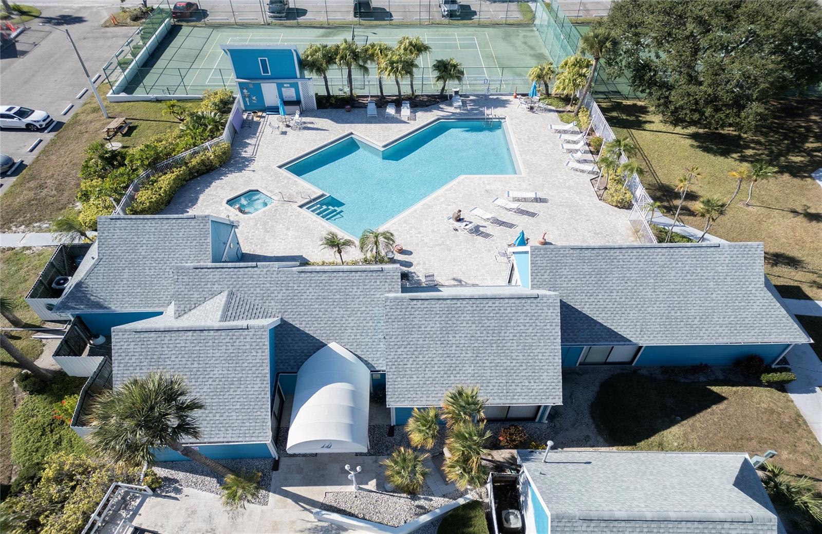 Listing photo id 31 for 455 Alt 19 S 21