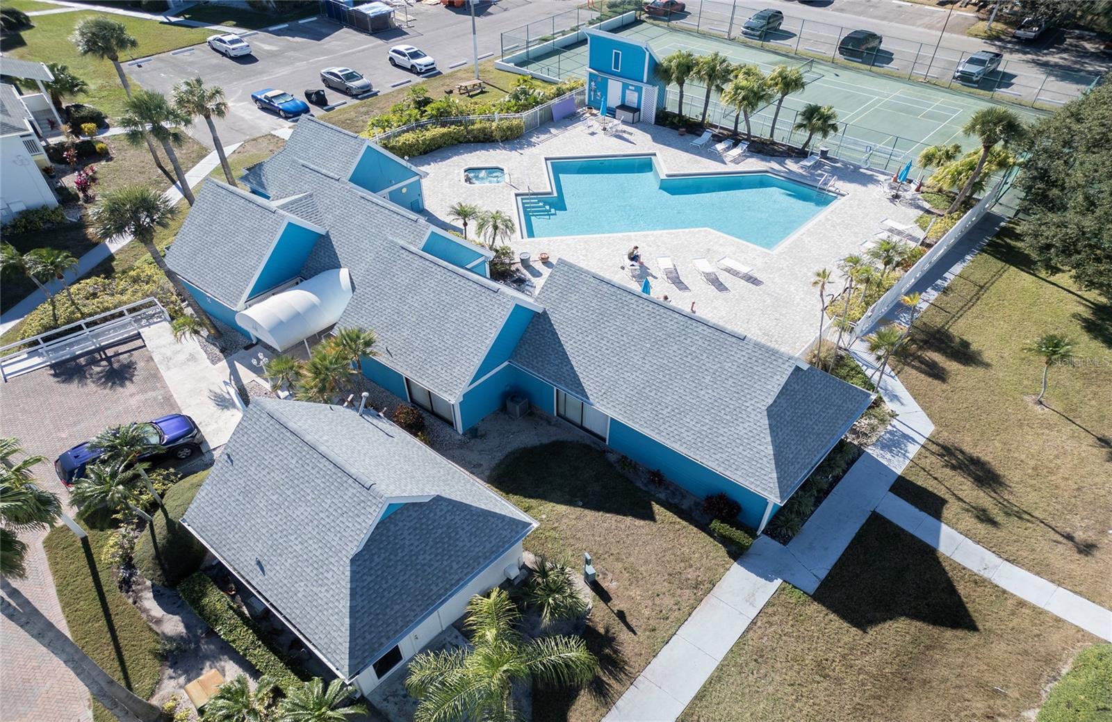 Listing photo id 32 for 455 Alt 19 S 21