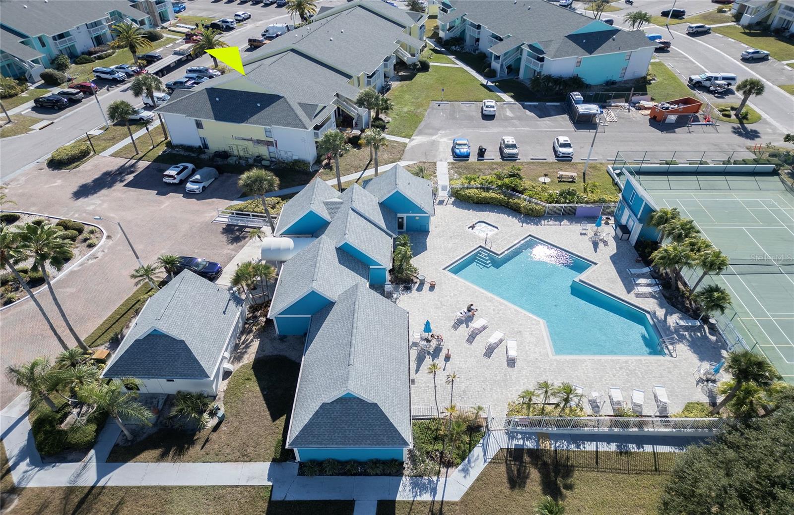 Listing photo id 33 for 455 Alt 19 S 21