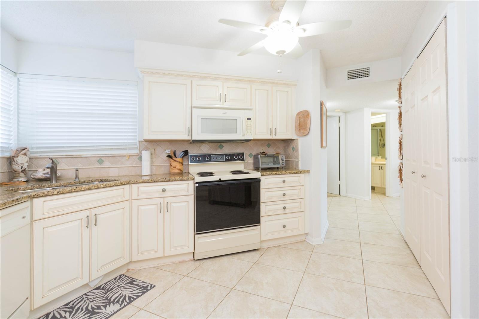 Image 12 of 36 For 6080 Bahia Del Mar Circle 113