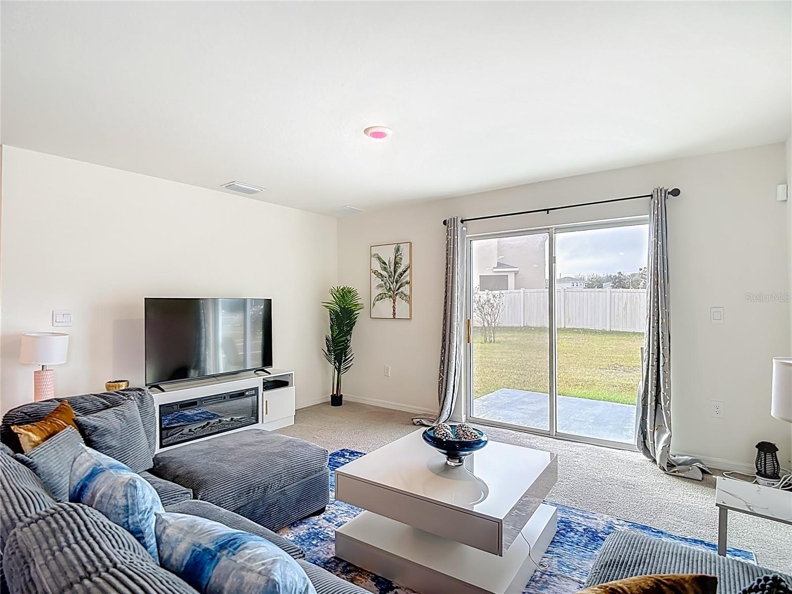 Listing photo id 20 for 7530 Broad Pointe Drive