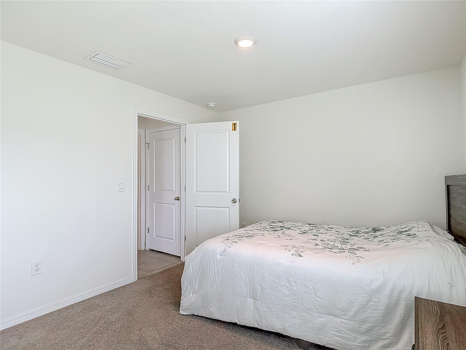 Listing photo id 22 for 7530 Broad Pointe Drive