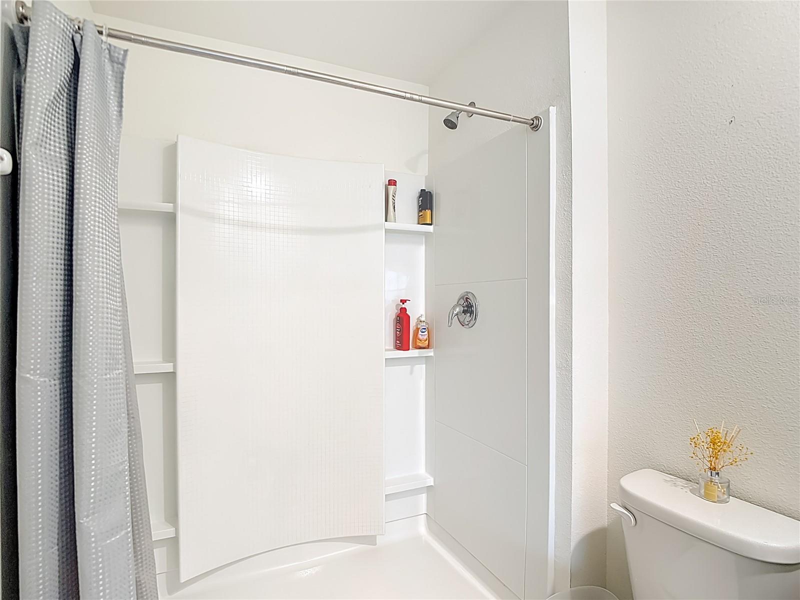 Listing photo id 24 for 7530 Broad Pointe Drive