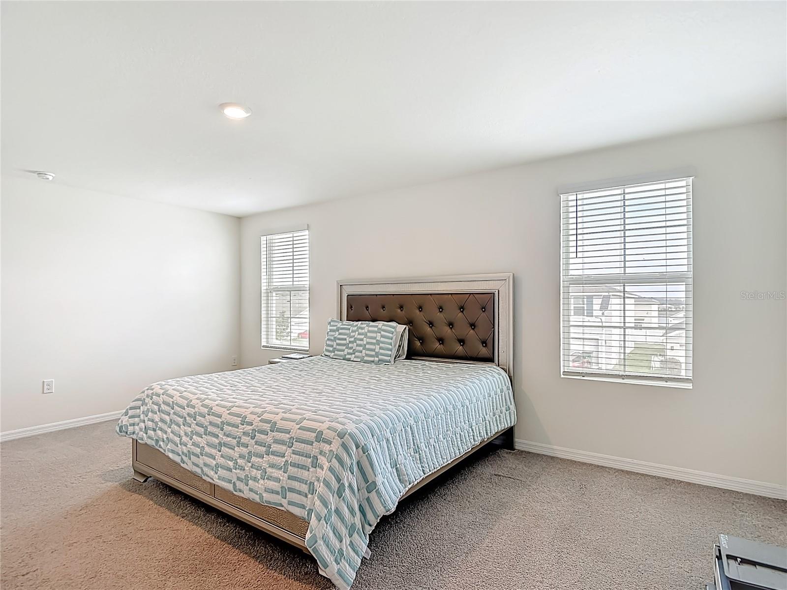 Listing photo id 28 for 7530 Broad Pointe Drive