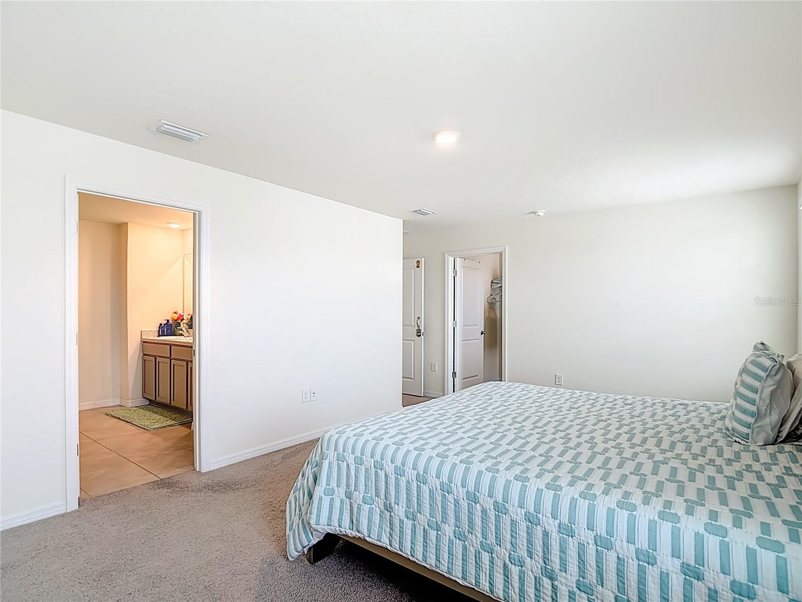 Listing photo id 30 for 7530 Broad Pointe Drive