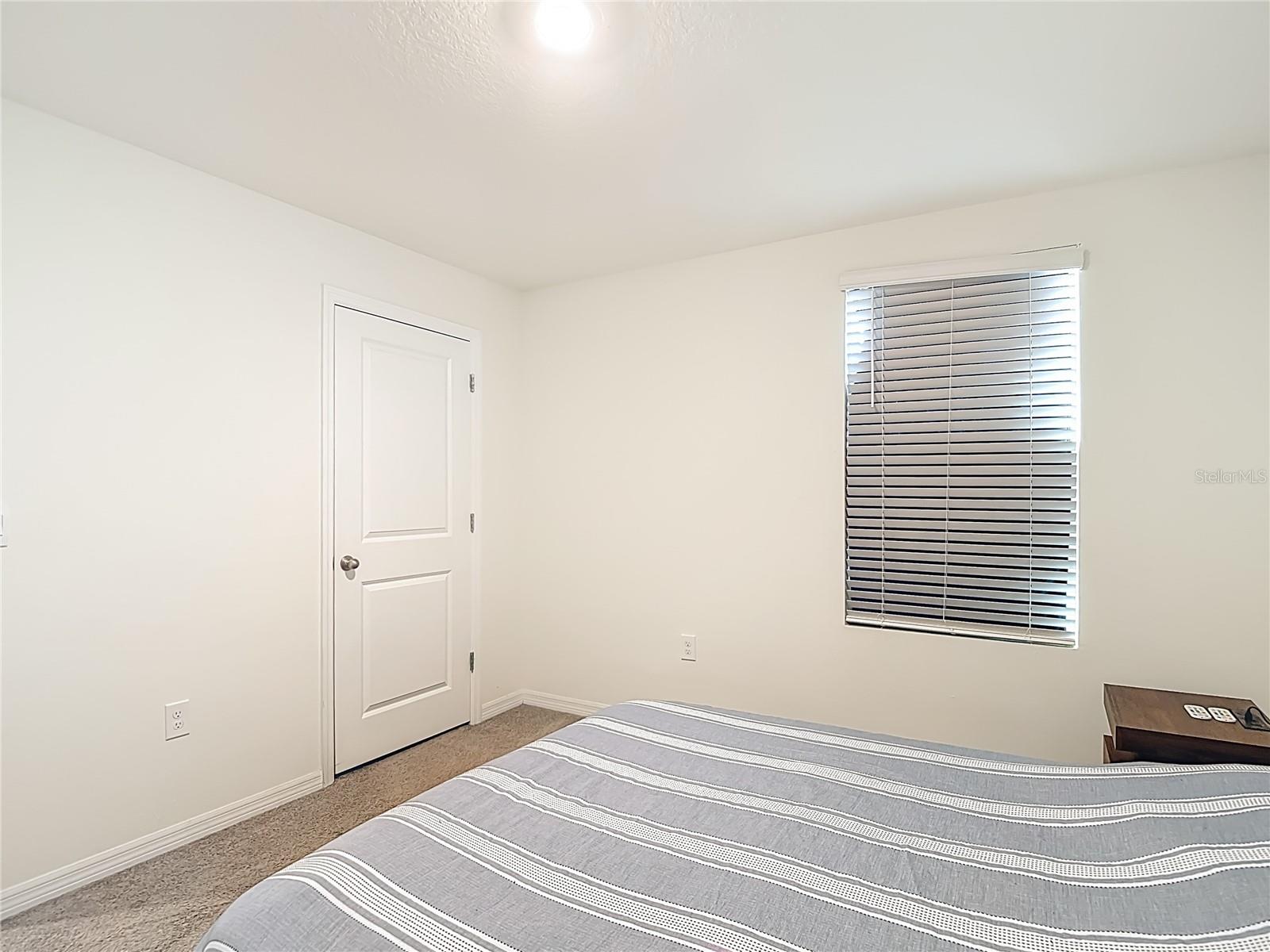 Listing photo id 35 for 7530 Broad Pointe Drive