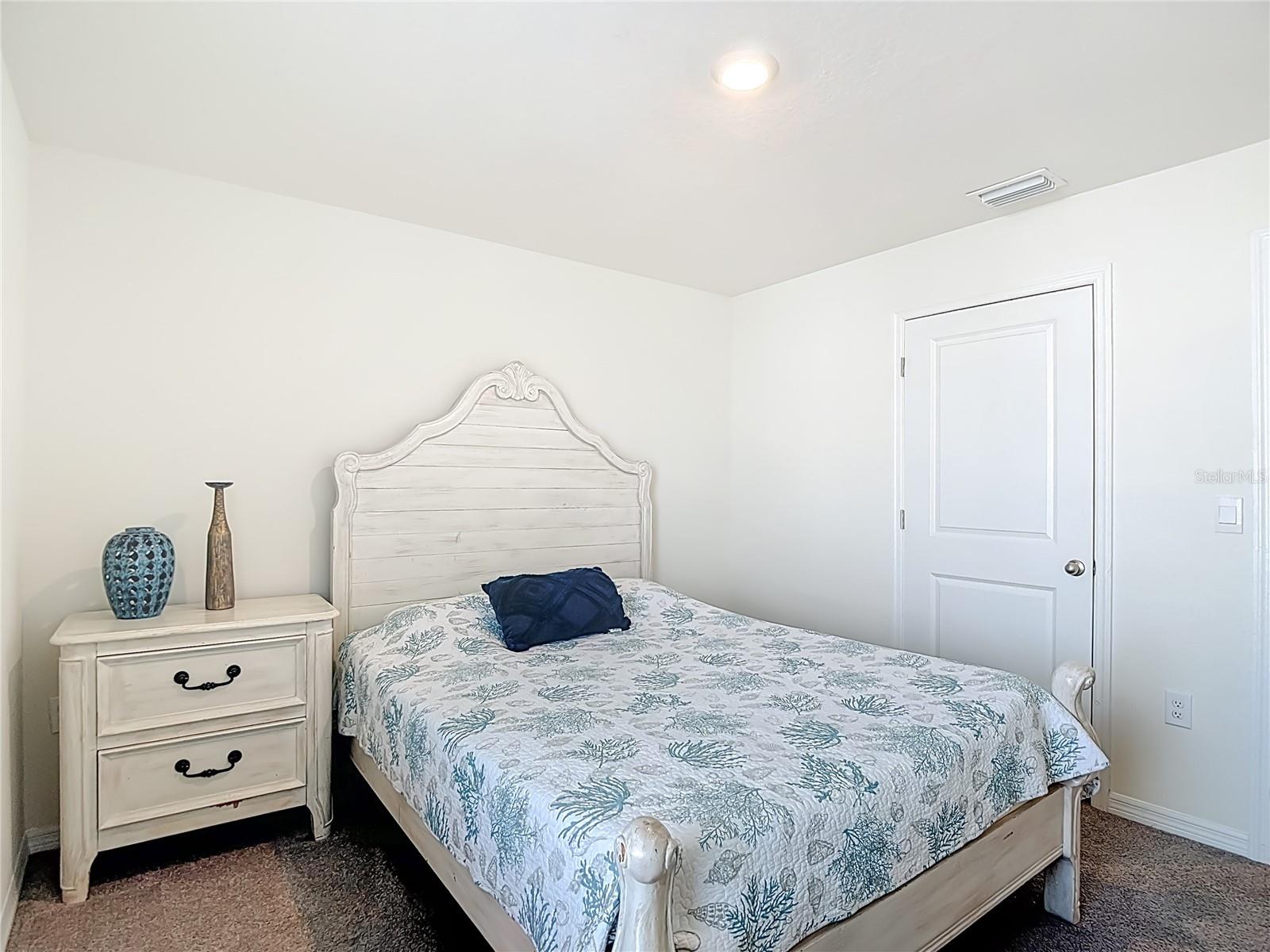 Listing photo id 37 for 7530 Broad Pointe Drive