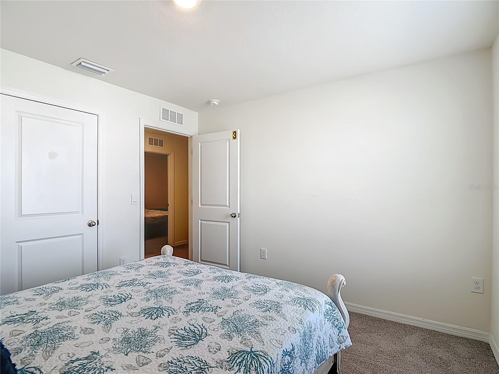 Listing photo id 38 for 7530 Broad Pointe Drive