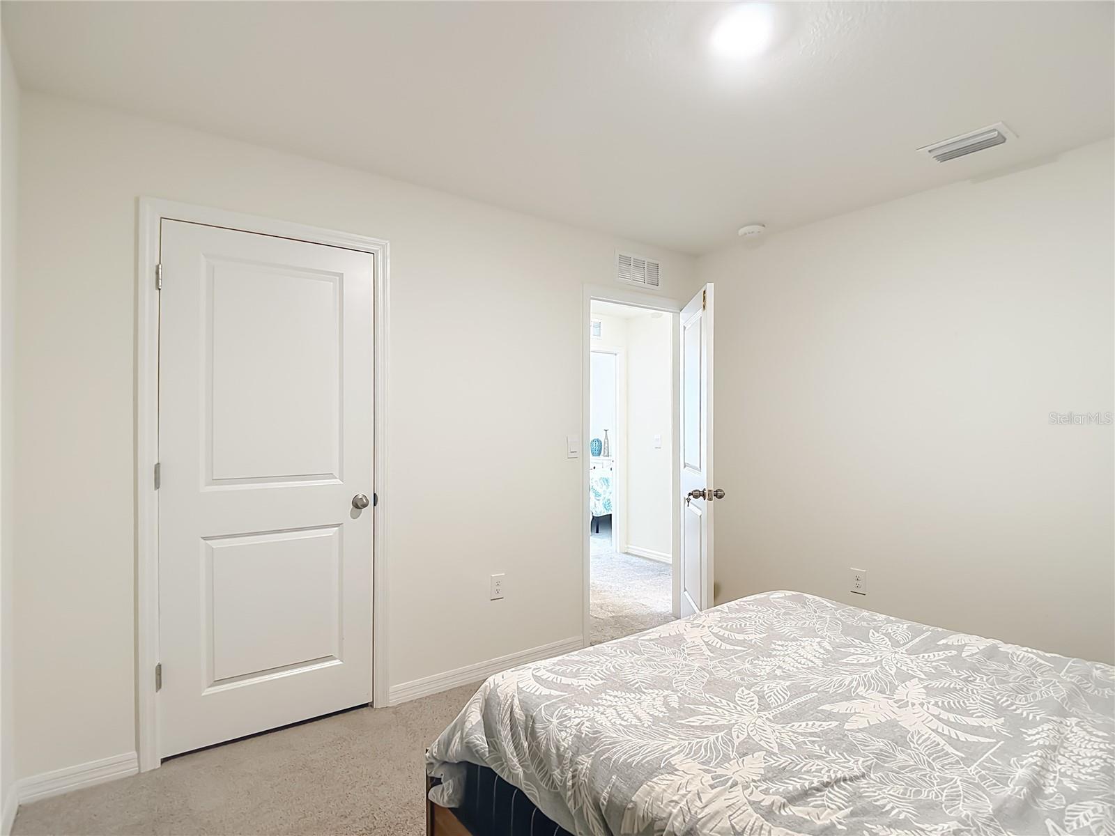 Listing photo id 39 for 7530 Broad Pointe Drive