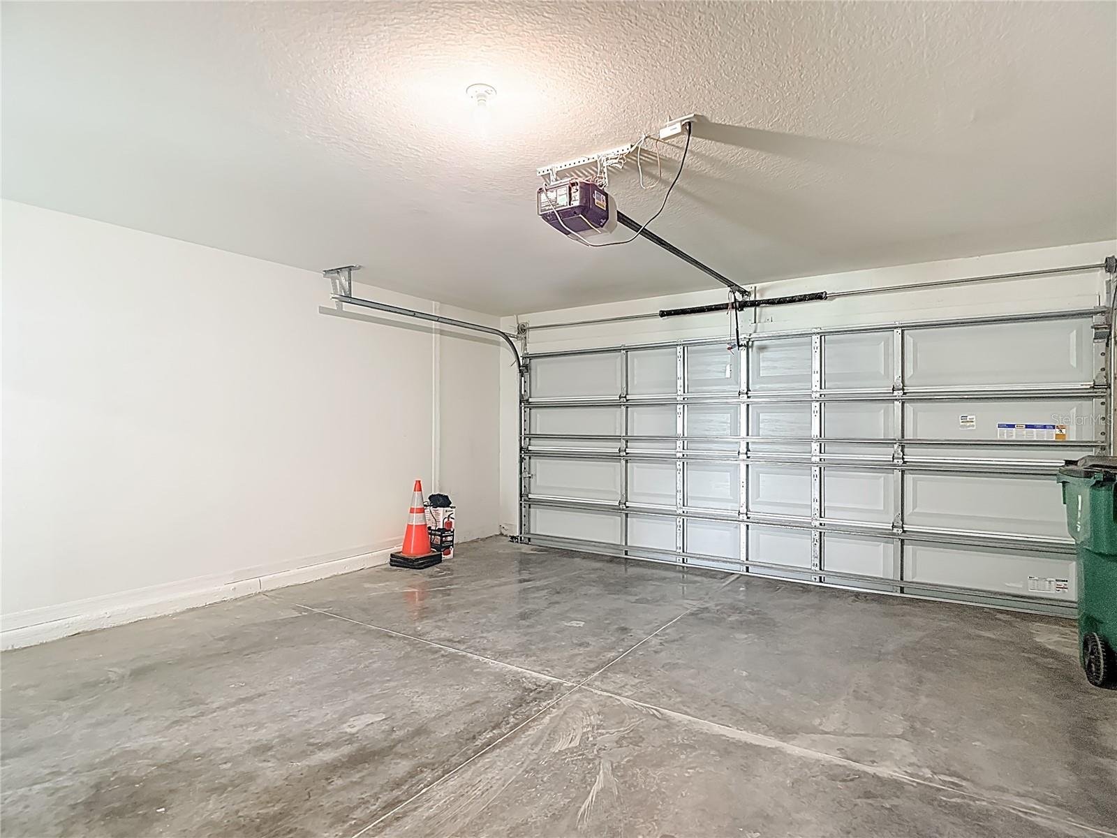 Listing photo id 45 for 7530 Broad Pointe Drive