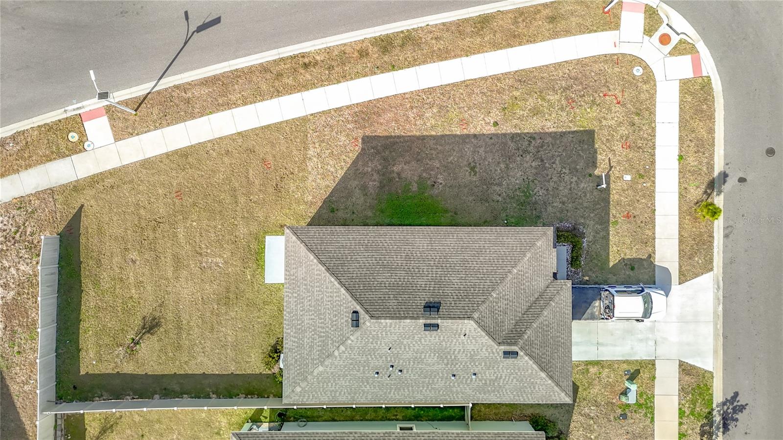 Listing photo id 48 for 7530 Broad Pointe Drive