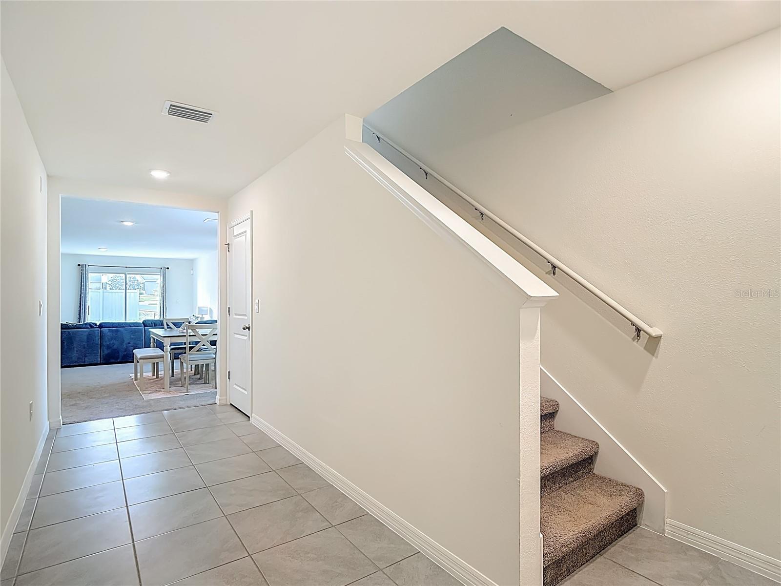 Listing photo id 5 for 7530 Broad Pointe Drive