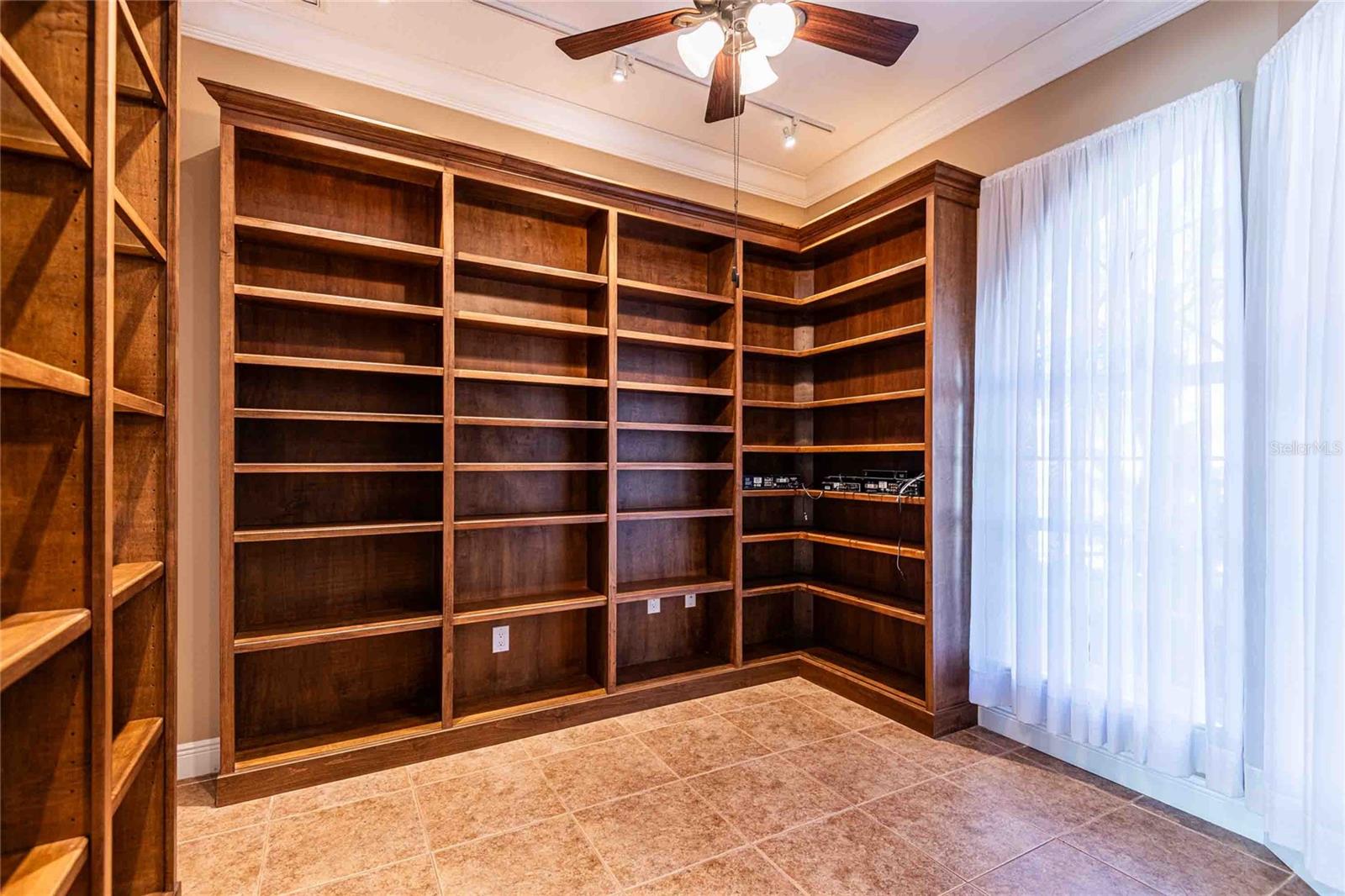 Image 18 of 32 For 6716 Magnolia Point Drive