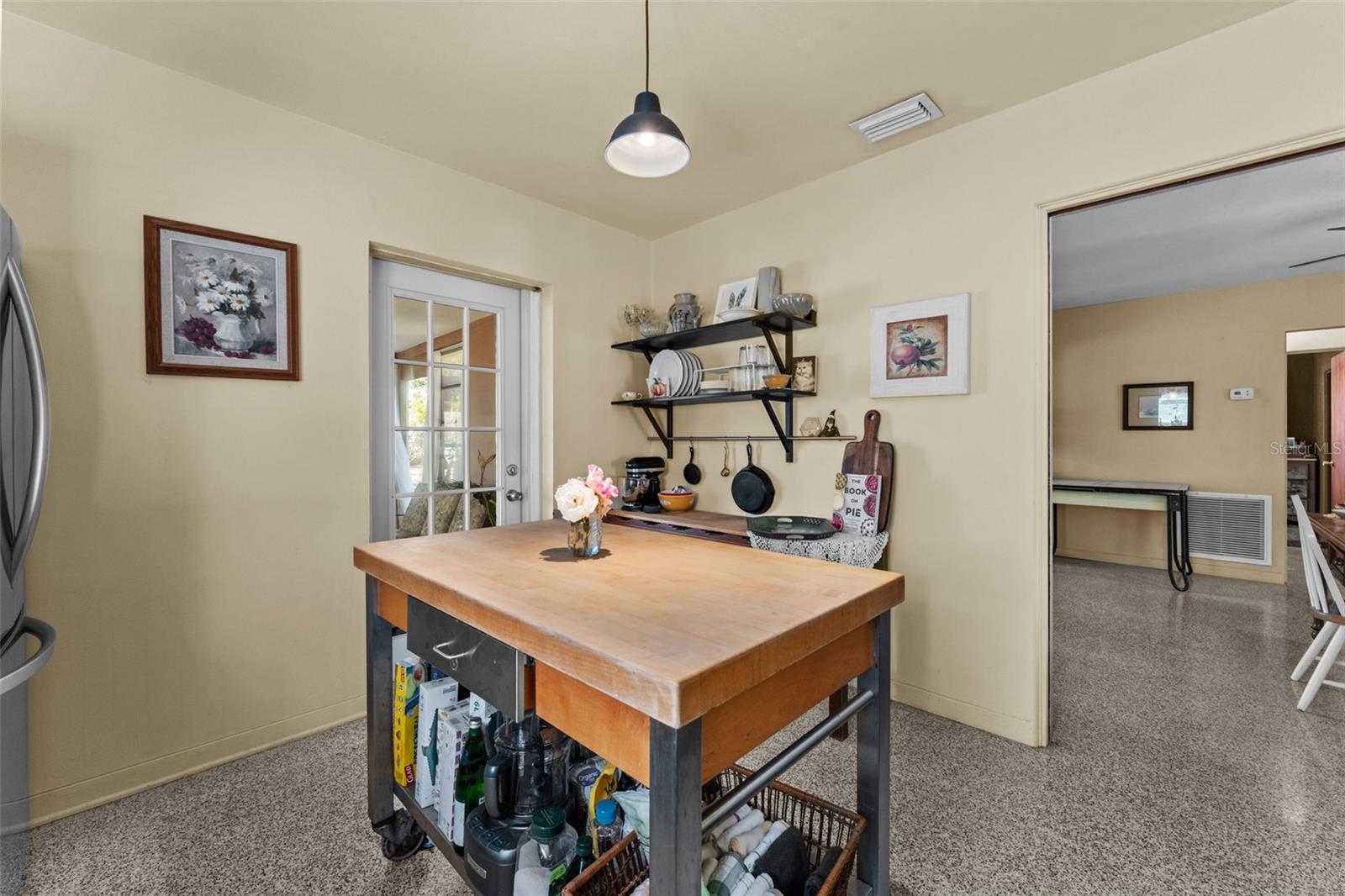 Image 10 of 28 For 701 52nd Avenue S