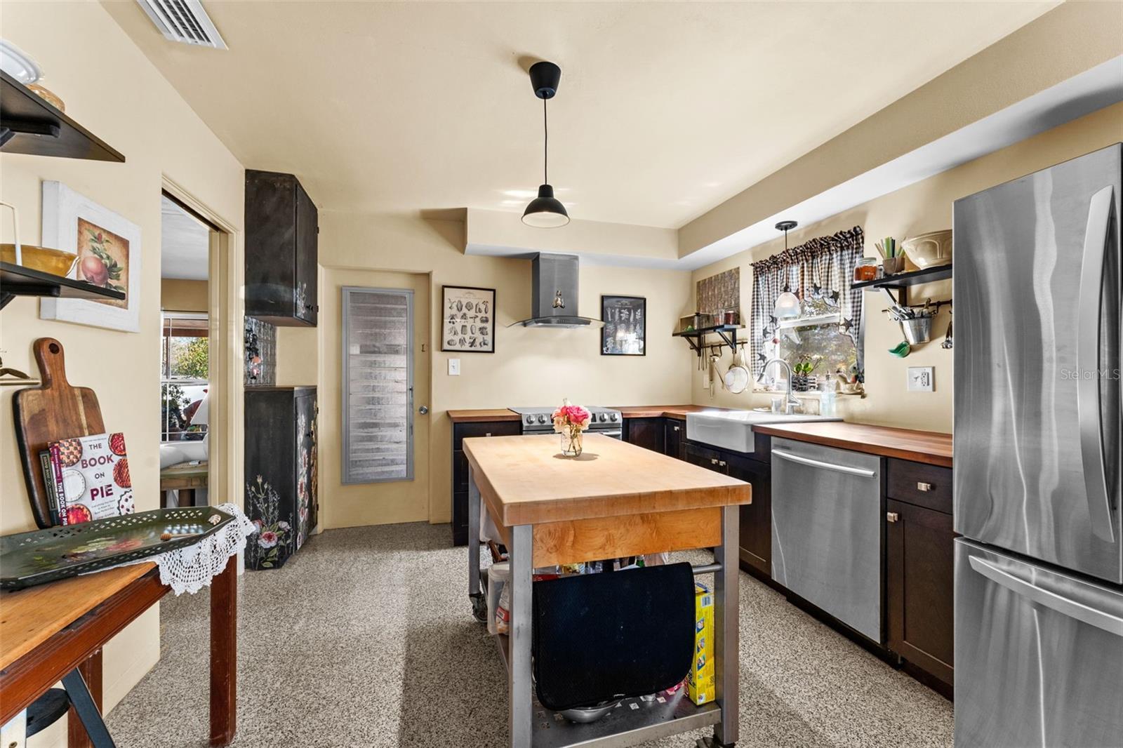 Image 9 of 28 For 701 52nd Avenue S