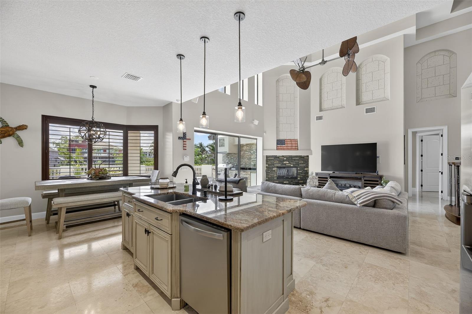 Image 18 of 100 For 912 Symphony Beach Lane