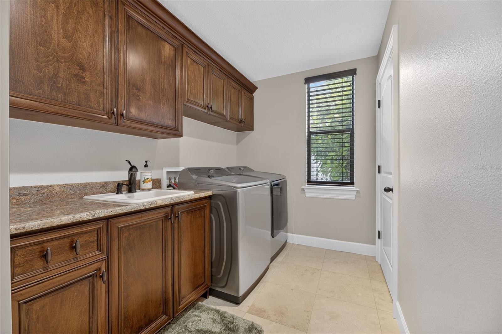 Image 26 of 100 For 912 Symphony Beach Lane