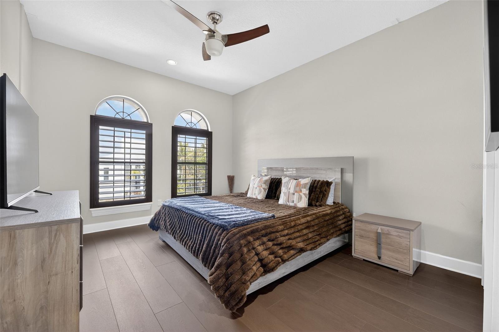 Image 70 of 100 For 912 Symphony Beach Lane