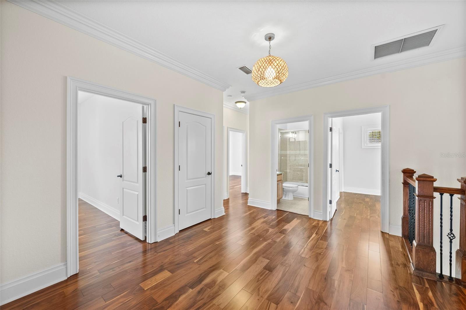 Image 18 of 39 For 2807 Sitios Street