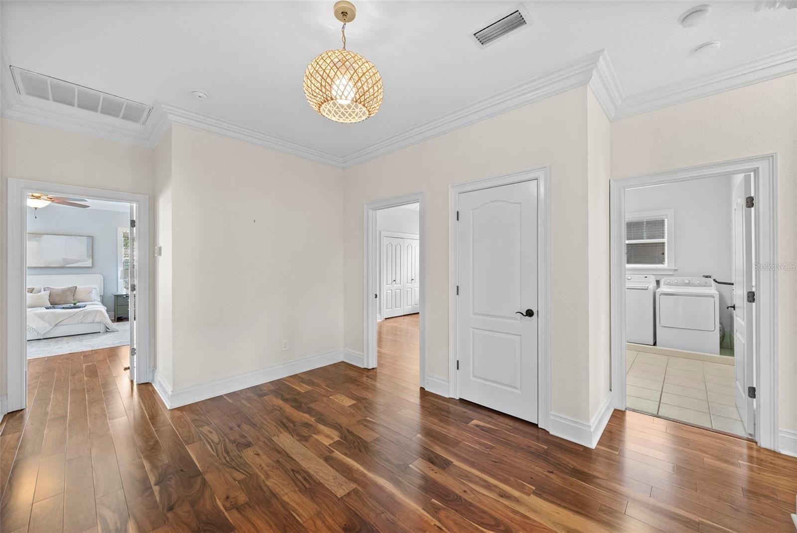 Image 19 of 39 For 2807 Sitios Street