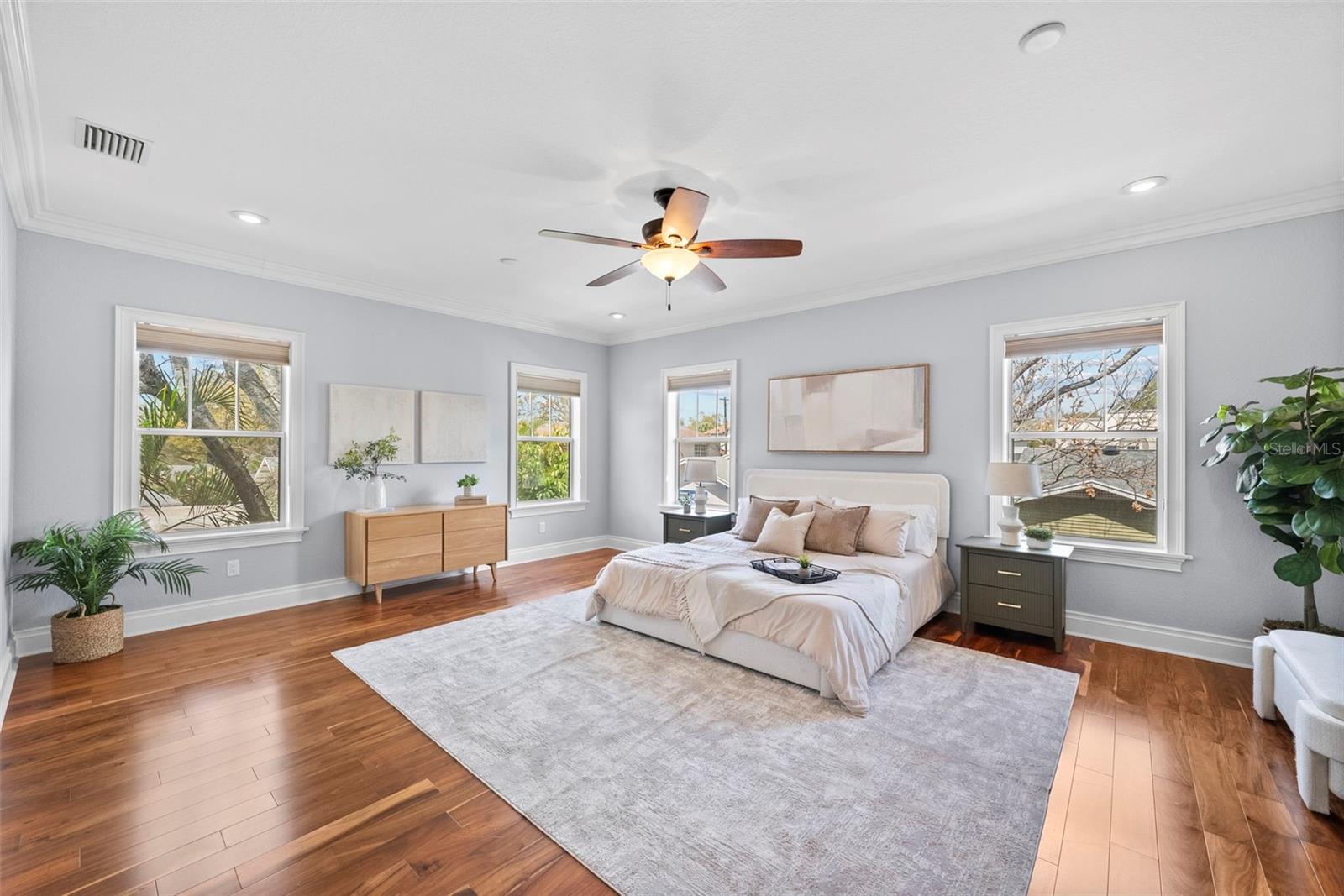 Image 20 of 39 For 2807 Sitios Street