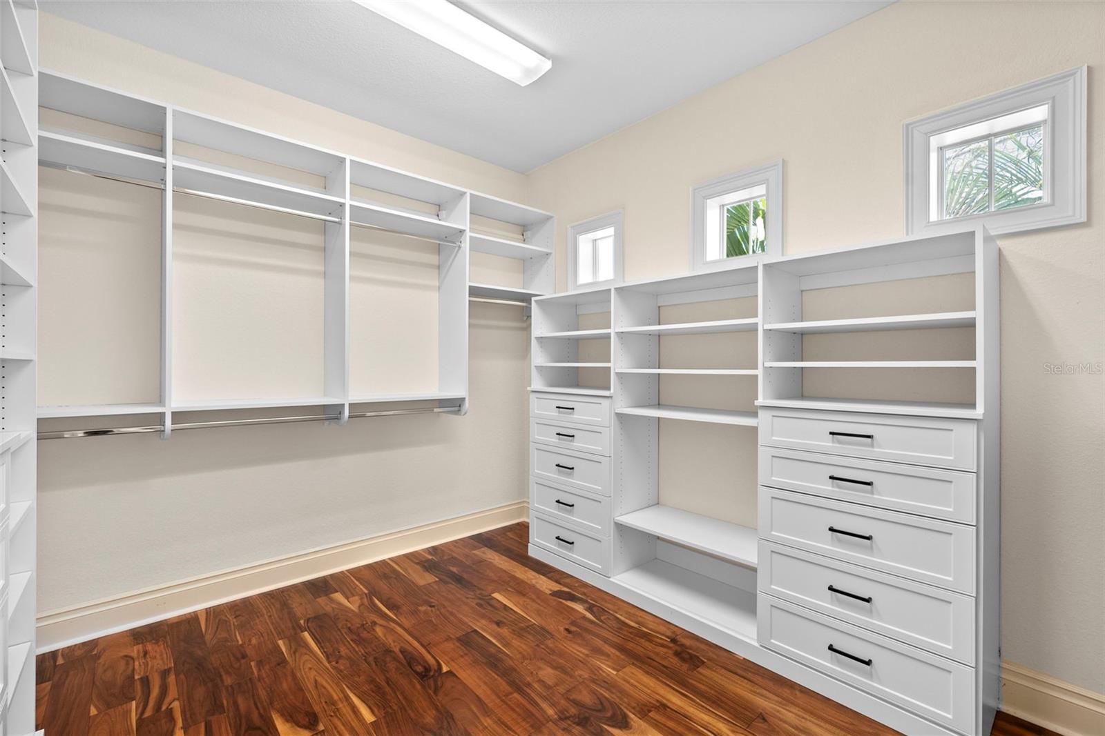 Image 22 of 39 For 2807 Sitios Street