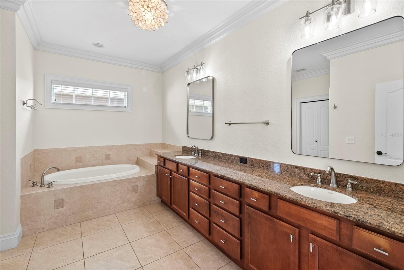 Image 24 of 39 For 2807 Sitios Street