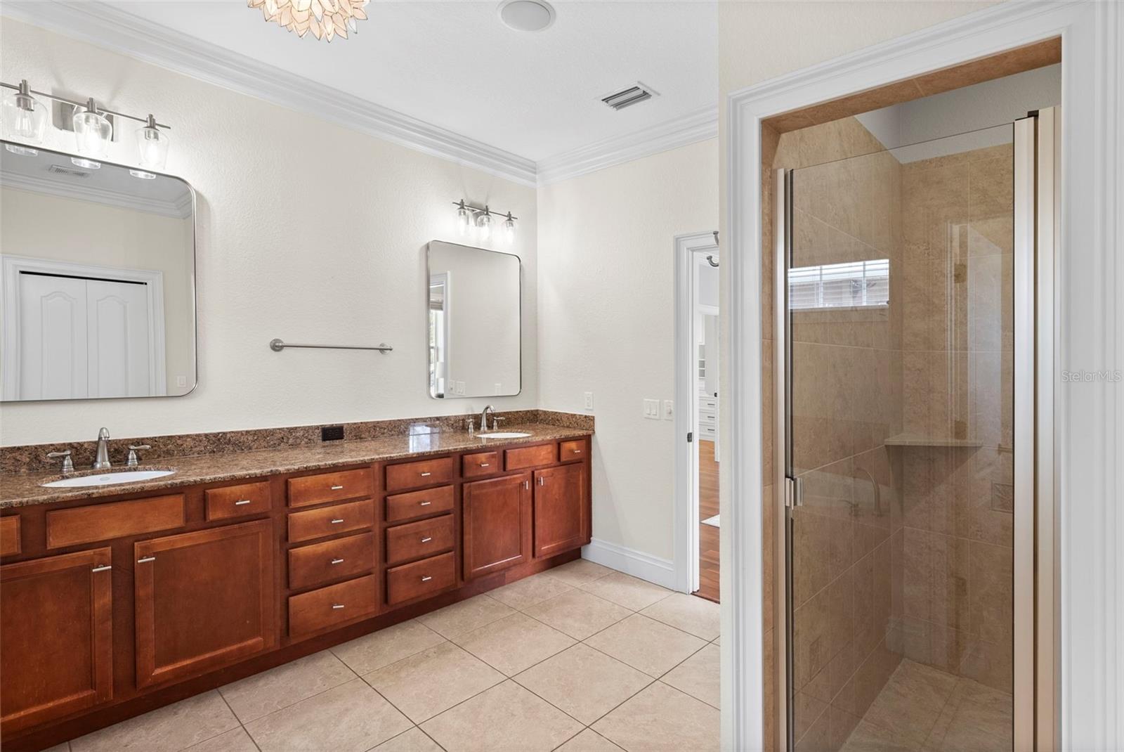 Image 25 of 39 For 2807 Sitios Street